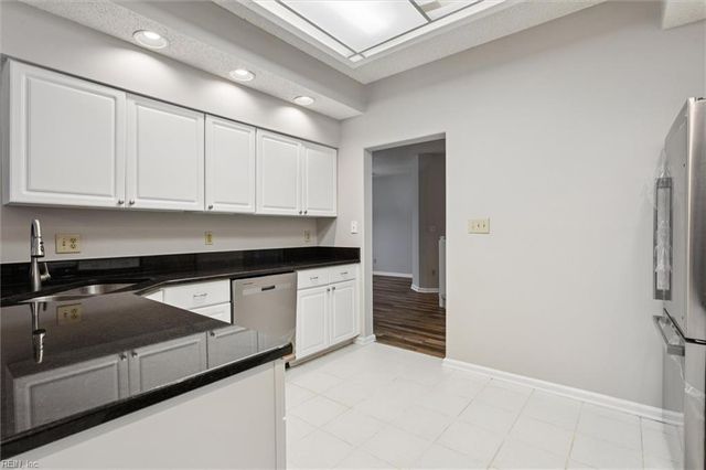 906 Nicklaus DR, Newport News, VA 23602