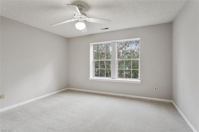 906 Nicklaus DR, Newport News, VA 23602