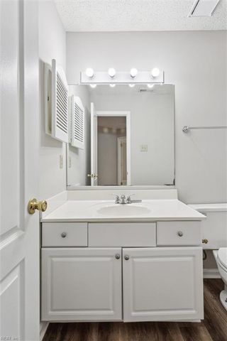 906 Nicklaus DR, Newport News, VA 23602