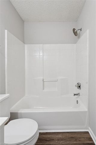 906 Nicklaus DR, Newport News, VA 23602