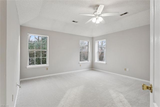 906 Nicklaus DR, Newport News, VA 23602