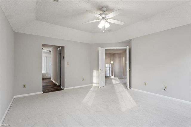 906 Nicklaus DR, Newport News, VA 23602