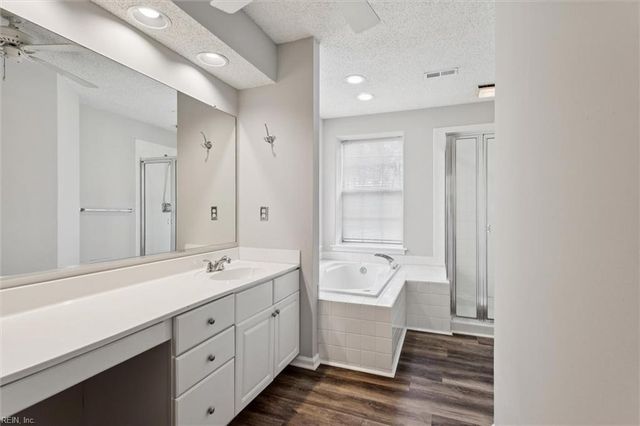 906 Nicklaus DR, Newport News, VA 23602