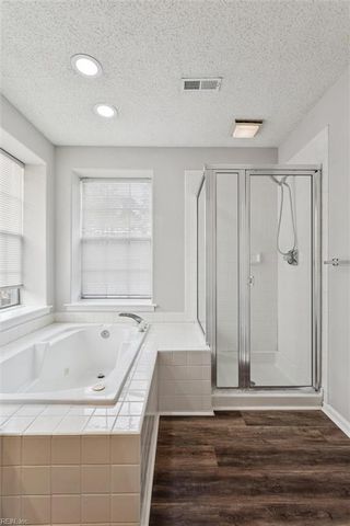 906 Nicklaus DR, Newport News, VA 23602