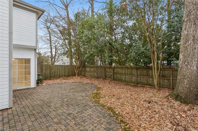 906 Nicklaus DR, Newport News, VA 23602