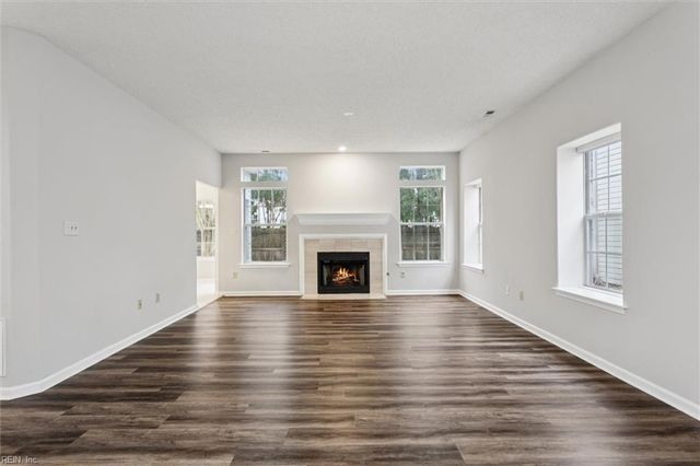 906 Nicklaus DR, Newport News, VA 23602