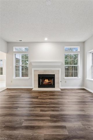 906 Nicklaus DR, Newport News, VA 23602