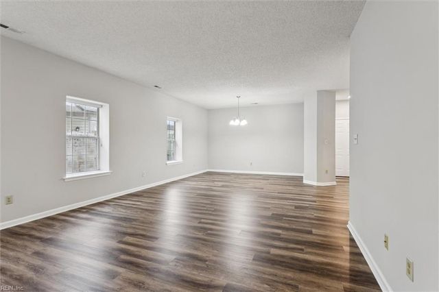 906 Nicklaus DR, Newport News, VA 23602