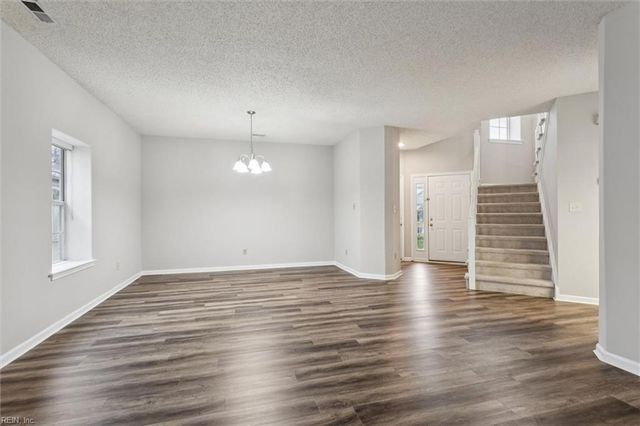 906 Nicklaus DR, Newport News, VA 23602