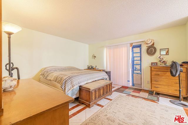 38625 159th Street, Lake Los Angeles, CA 93591