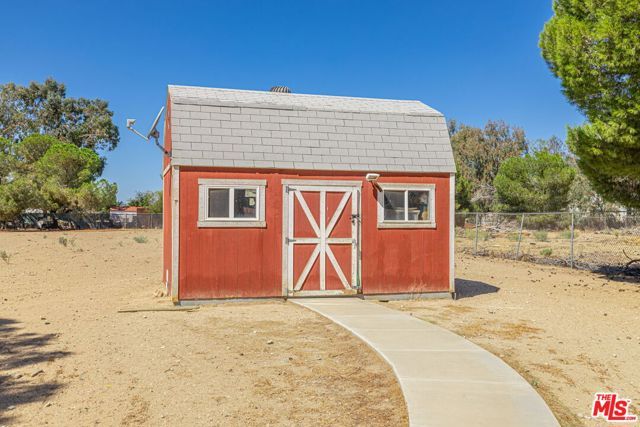 38625 159th Street, Lake Los Angeles, CA 93591