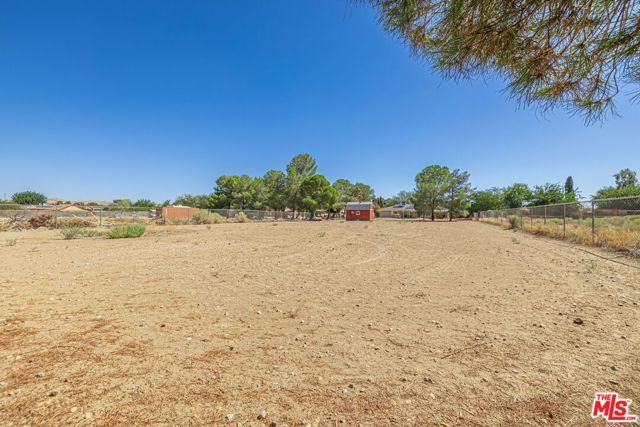 38625 159th Street, Lake Los Angeles, CA 93591