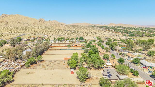 38625 159th Street, Lake Los Angeles, CA 93591