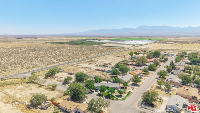 38625 159th Street, Lake Los Angeles, CA 93591
