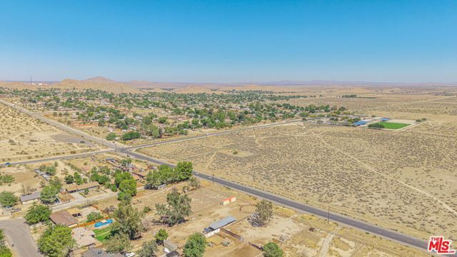 38625 159th Street, Lake Los Angeles, CA 93591