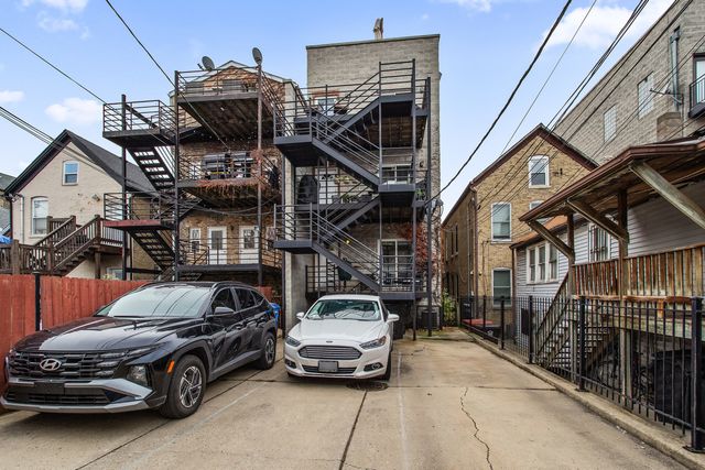 1413 N Bosworth Avenue 1, Chicago, IL 60642