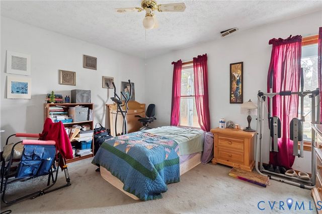 155 Oak Springs Dr, Aylett, VA 23009