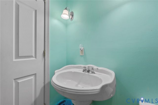 155 Oak Springs Dr, Aylett, VA 23009