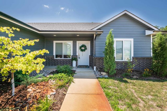 5538 S Victoria Ct, Wichita, KS 67216