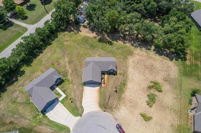 5538 S Victoria Ct, Wichita, KS 67216