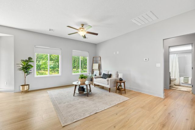 5538 S Victoria Ct, Wichita, KS 67216