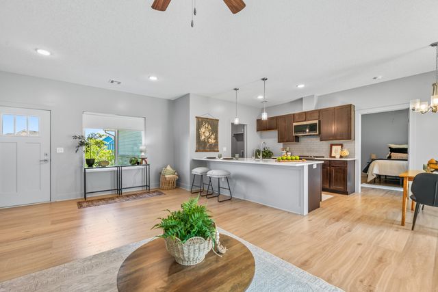 5538 S Victoria Ct, Wichita, KS 67216