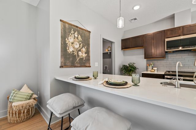 5538 S Victoria Ct, Wichita, KS 67216