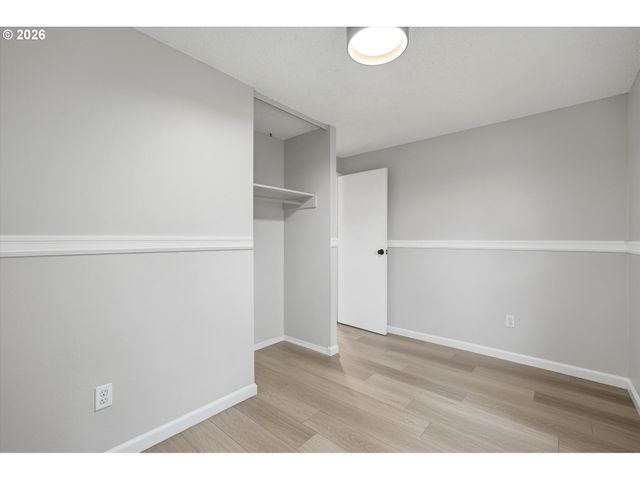 12955 Sw 22ND St, Beaverton, OR 97008