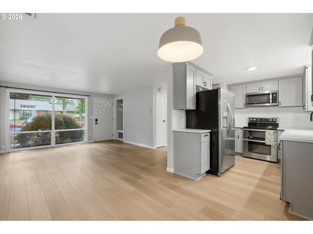 12955 Sw 22ND St, Beaverton, OR 97008