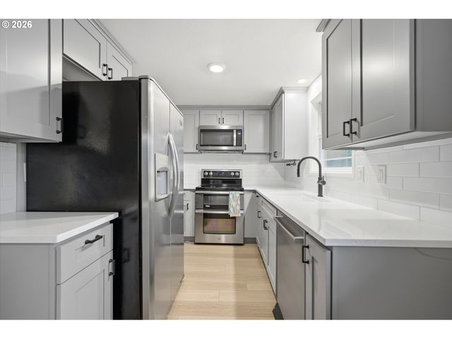 12955 Sw 22ND St, Beaverton, OR 97008