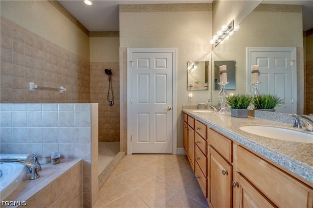 10530 Bellagio DR, Fort Myers, FL 33913