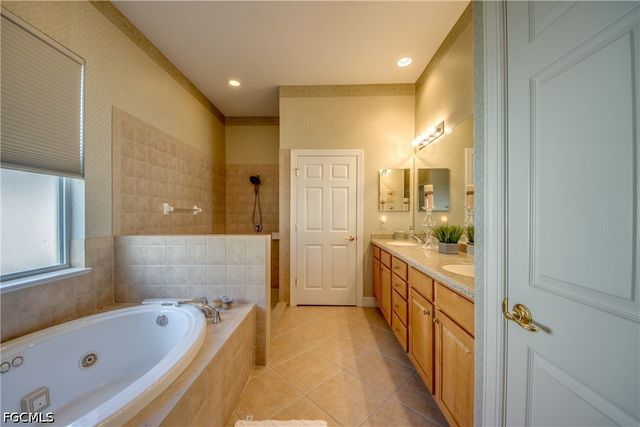 10530 Bellagio DR, Fort Myers, FL 33913