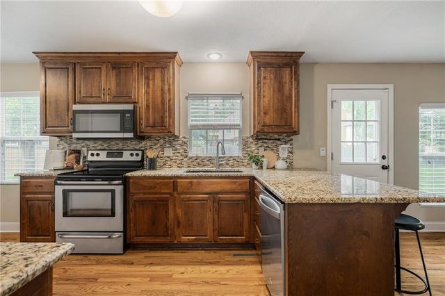 1807 S Kiowa Court, Olathe, KS 66062