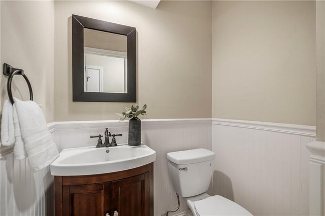 1807 S Kiowa Court, Olathe, KS 66062