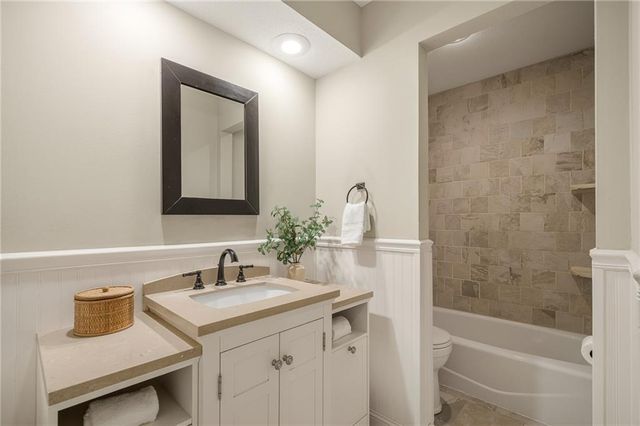 1807 S Kiowa Court, Olathe, KS 66062