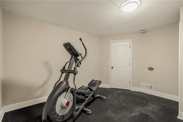 1807 S Kiowa Court, Olathe, KS 66062