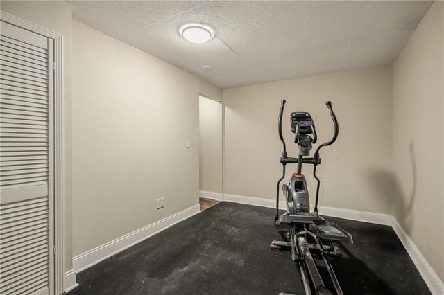 1807 S Kiowa Court, Olathe, KS 66062