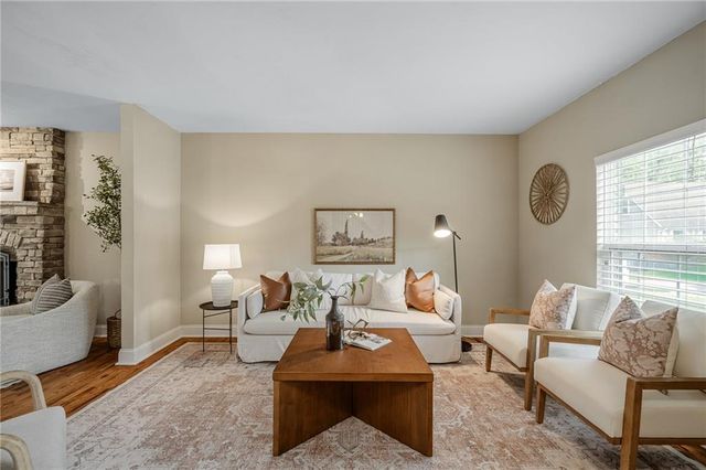 1807 S Kiowa Court, Olathe, KS 66062