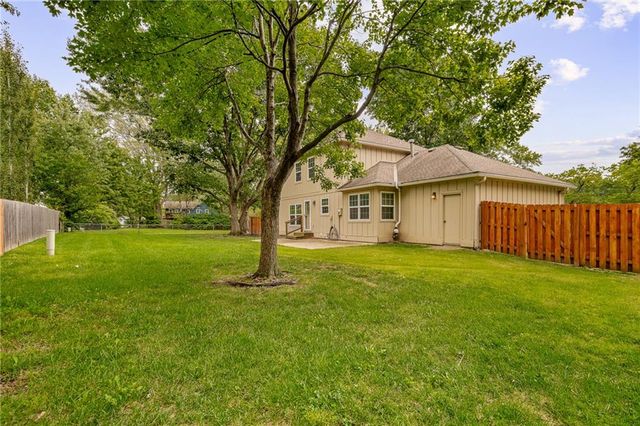 1807 S Kiowa Court, Olathe, KS 66062