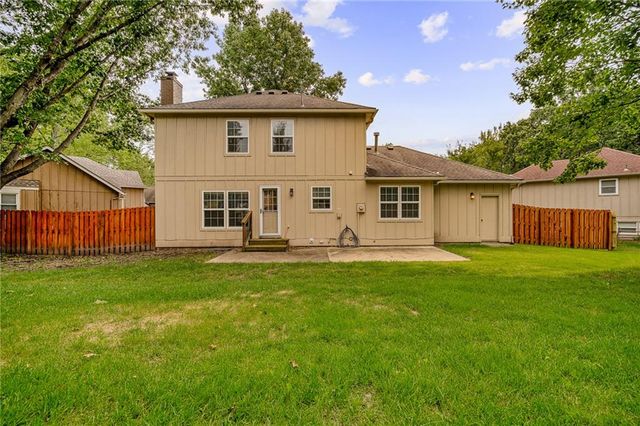 1807 S Kiowa Court, Olathe, KS 66062
