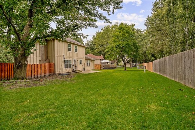 1807 S Kiowa Court, Olathe, KS 66062
