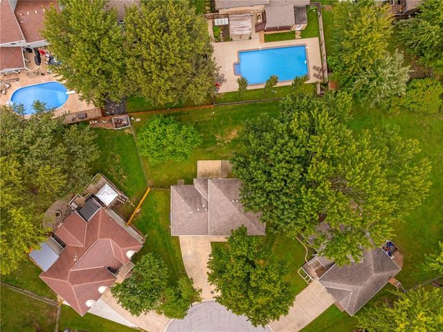 1807 S Kiowa Court, Olathe, KS 66062