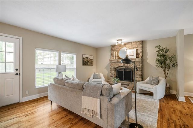 1807 S Kiowa Court, Olathe, KS 66062