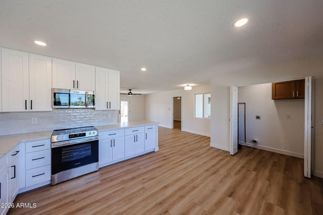 3337 W OCOTILLO Road, Phoenix, AZ 85017