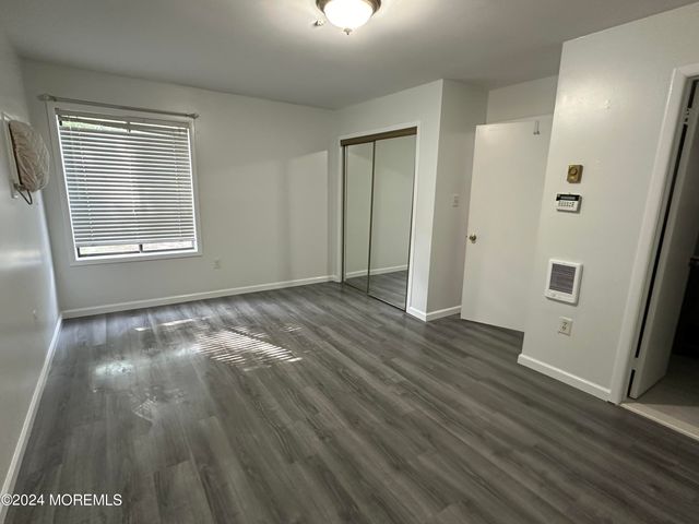 120 Amberly Drive B, Manalapan, NJ 07726