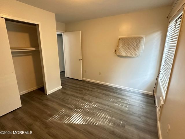 120 Amberly Drive B, Manalapan, NJ 07726