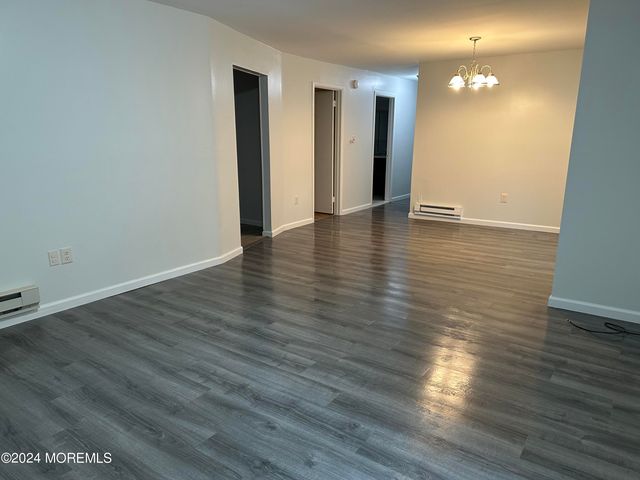 120 Amberly Drive B, Manalapan, NJ 07726