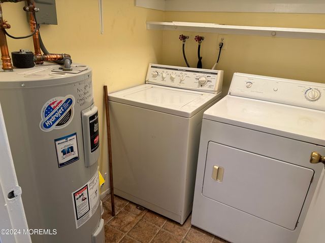 120 Amberly Drive B, Manalapan, NJ 07726