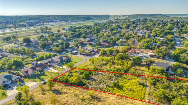 26 Army Avenue, Dallas, TX 75211