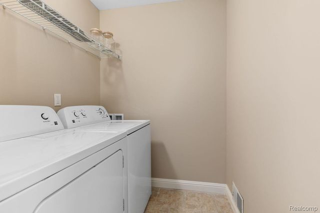 11650 Weingartz West, Utica, MI 48315